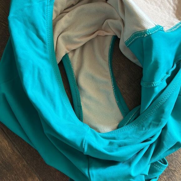 La Blanca turquoise ruched halter swimsuit Sz- 8 - Picture 8 of 11